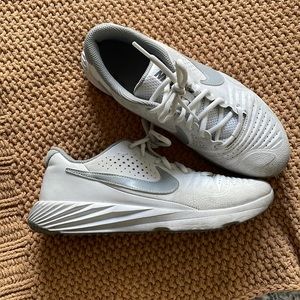Nike Turf Cleats Unisex Size 6Y
